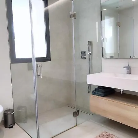 Villa Exquisite 4 Bdrms 7 Min To Puerto Banus 11