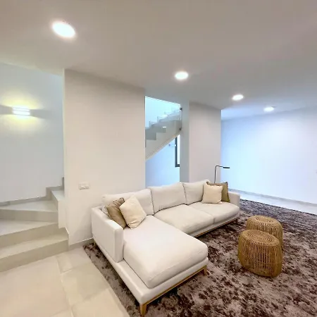 Exquisite 4 Bdrms 7 Min To Puerto Banus 11