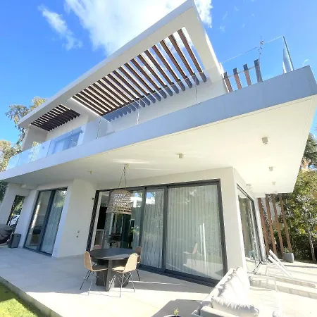 Exquisite 4 Bdrms 7 Min To Puerto Banus 11 Villa