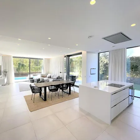 Exquisite 4 Bdrms 7 Min To Puerto Banus 11 * Estepona