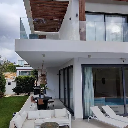 Exquisite 4 Bdrms 7 Min To Puerto Banus 11 *