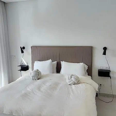 Exquisite 4 Bdrms 7 Min To Puerto Banus 11