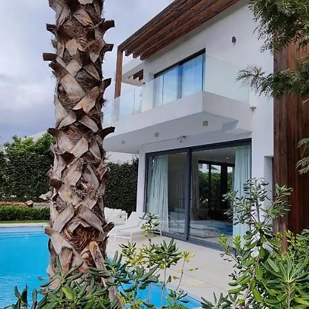 Exquisite 4 Bdrms 7 Min To Puerto Banus 11 Villa *